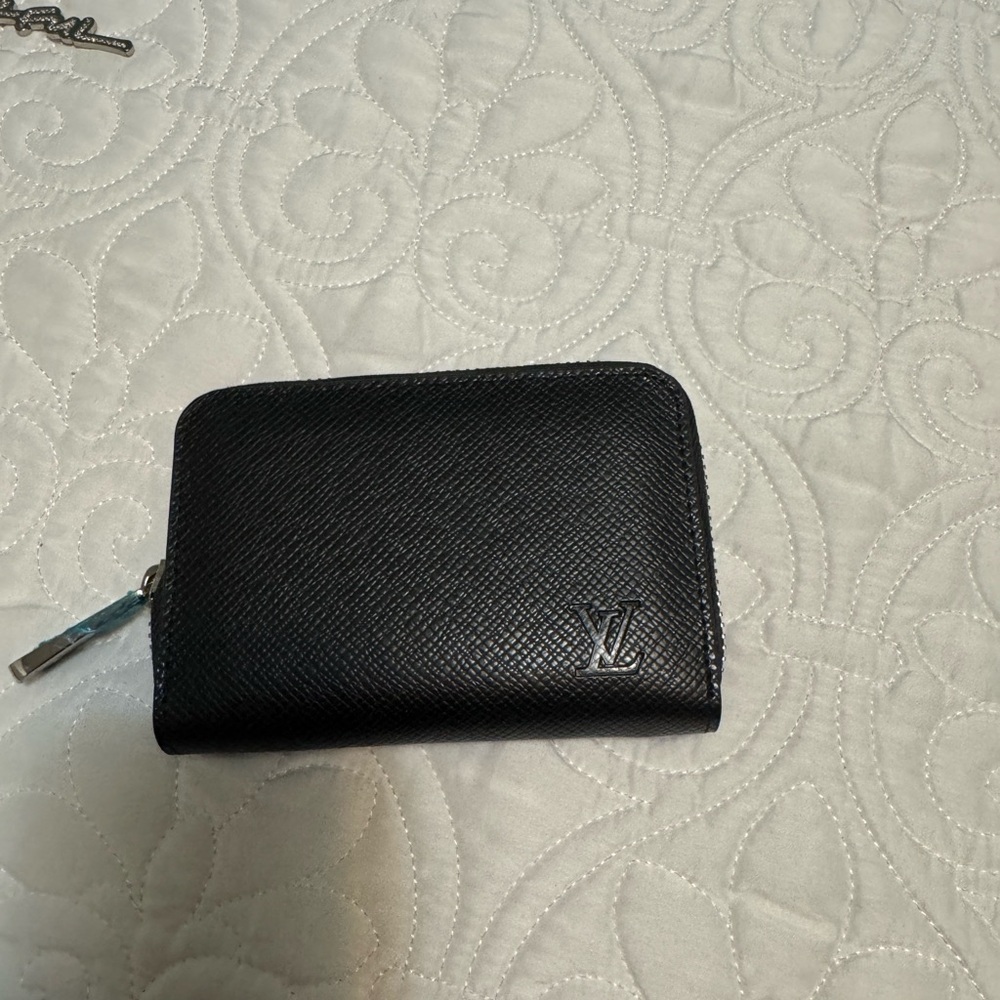 Luxurious Black Key & Card Holder